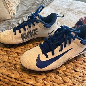 Nike cleats  4.5 youth